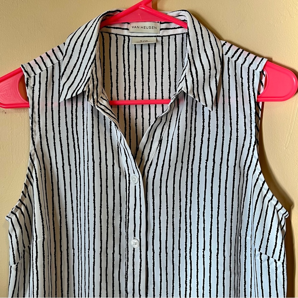 Van Heusen - Sleeveless Collared Button Down - Black & White - Small Petite